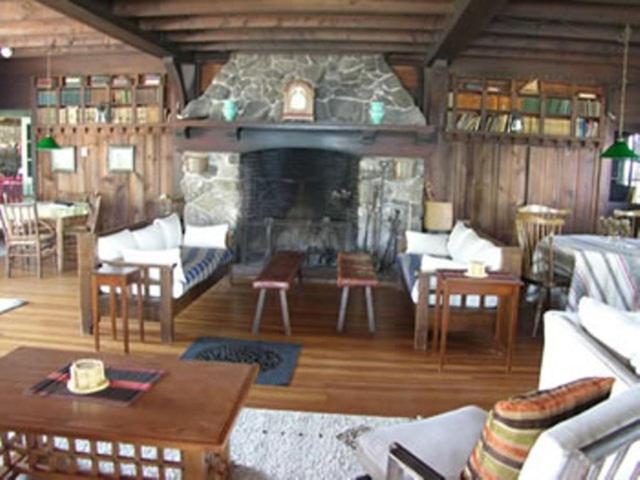 Oliver Lodge Meredith Extérieur photo